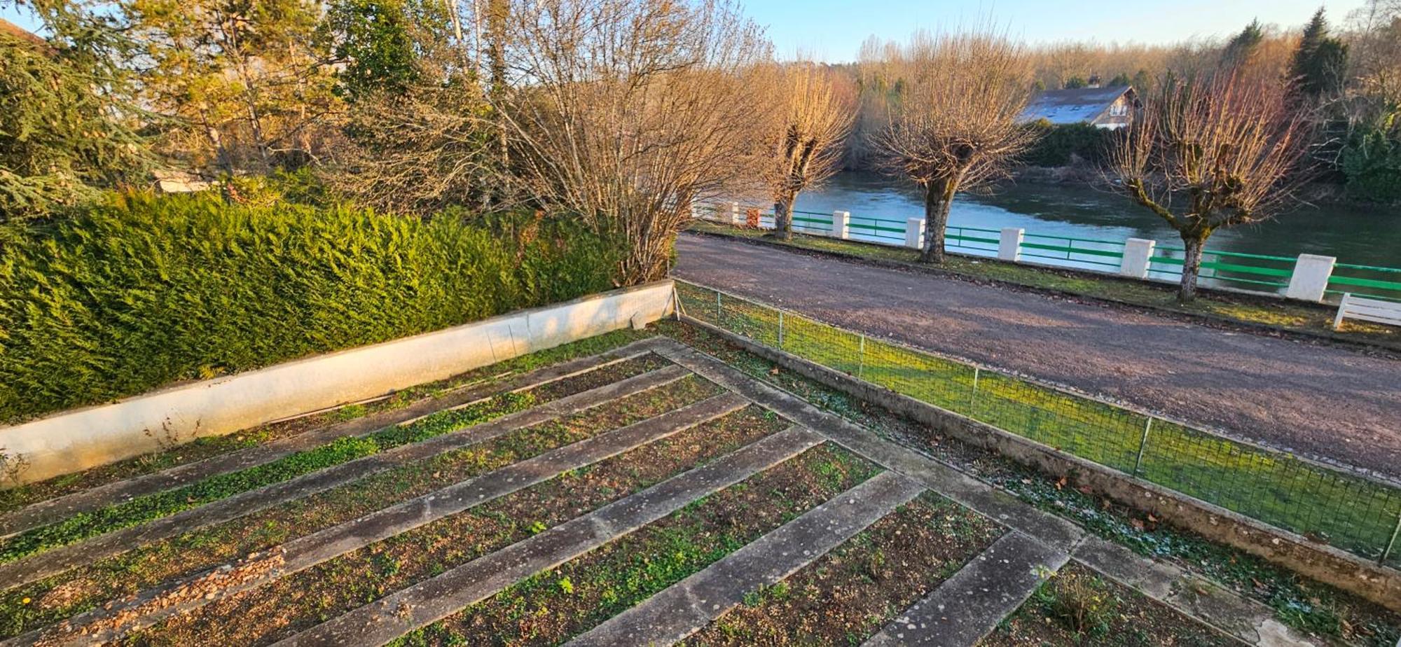 Pavillon Avec Jardin Clos Au Bord De L'Yonne Coulanges-sur-Yonne Exteriör bild